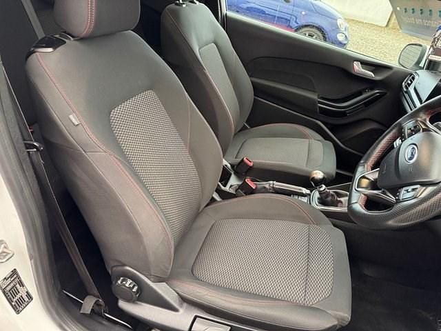 Usado Ford Fiesta ST-Line 100 HP (73 kW) 2019 Branco Citadino