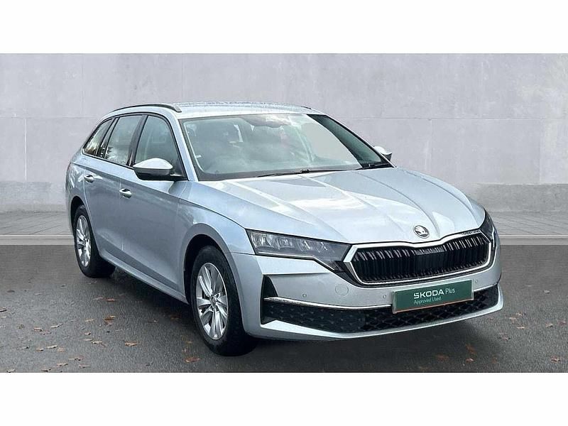 Brilliant silver metallic Used 2024 Skoda Octavia SE Technology Estate | £19,750 (Fair price) - Image 1/4