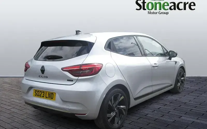 Used Renault Clio Engineered 145 HP (106 kW) 2022 Silver Hatchback