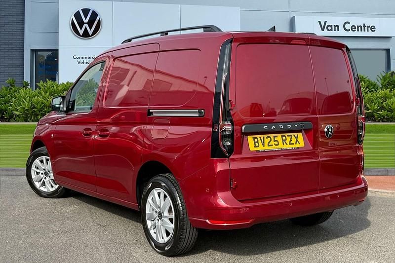Used VW Caddy Pro 102 HP (75 kW) 2025 Red MPV