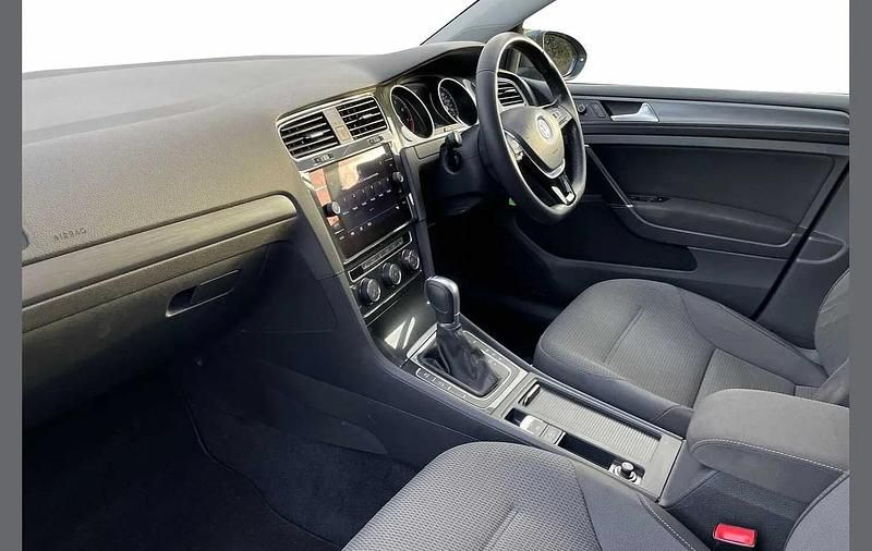 Used VW Golf VII SE 130 HP (95 kW) 2018 Grey Hatchback