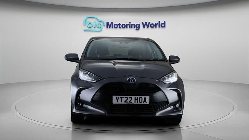 Used Toyota Yaris Hybrid Design 114 HP (83 kW) 2022 Grey Hatchback