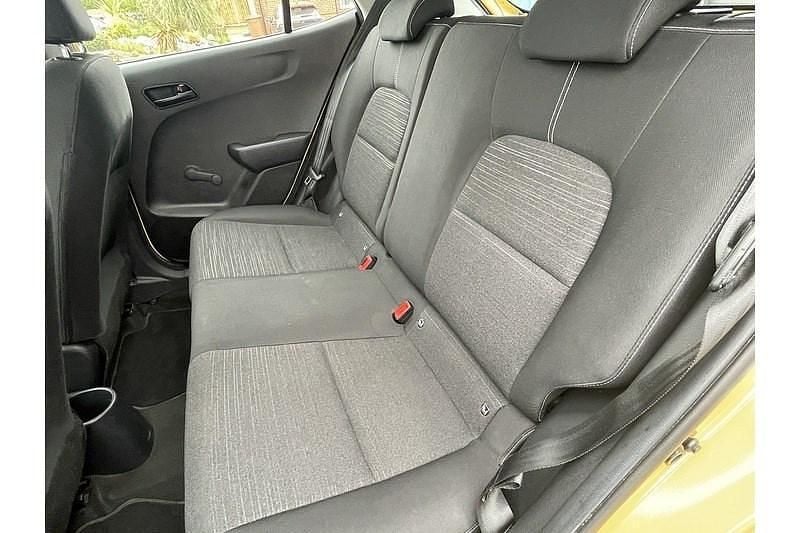 Used Kia Picanto 66 HP (48 kW) 2022 Yellow Hatchback