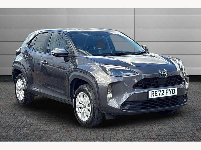 Decuma grey Used 2022 Toyota Yaris Cross SUV | £18,601 (Good price) - Image 1/3