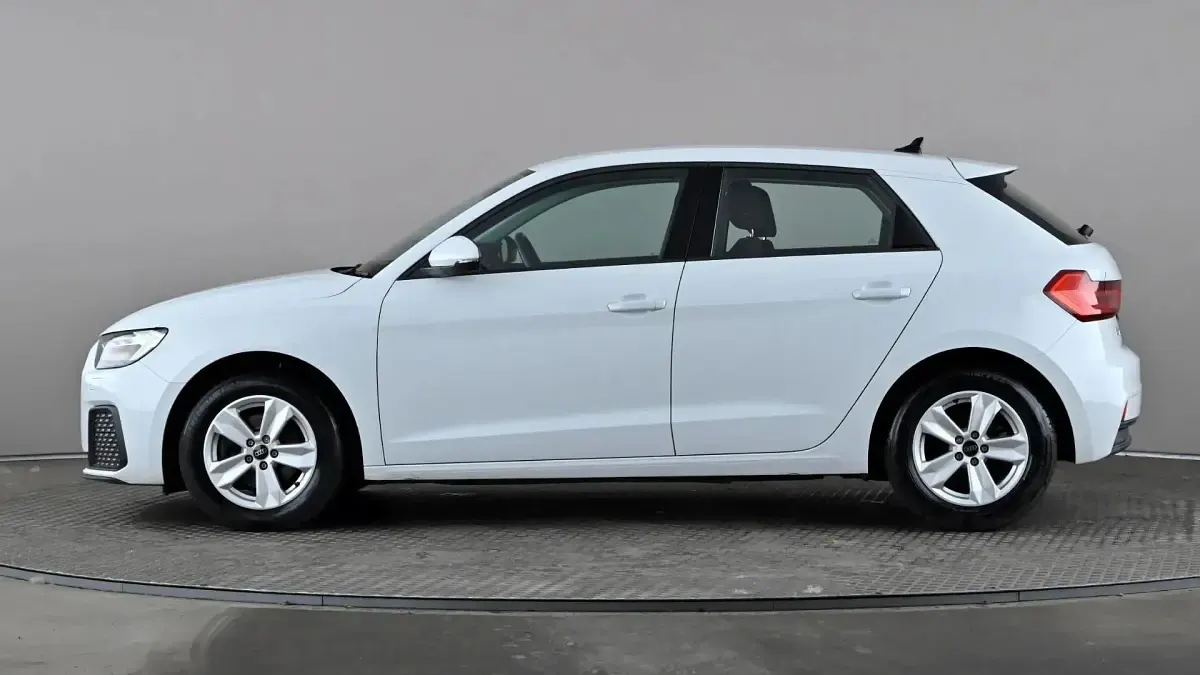 Usado Audi A1 Performance 110 CV (80 kW) 2023 Blanco SUV