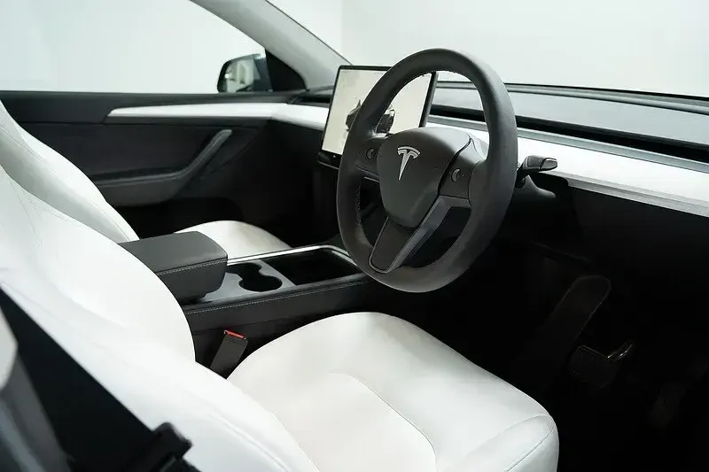 Used Tesla Model Y Long Range AWD 378 kW (514 HP) 2023 Grey SUV