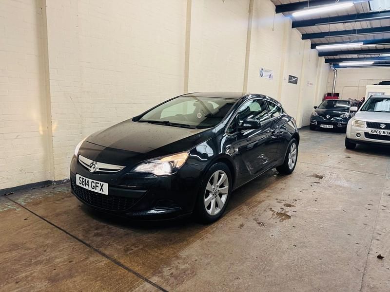 Black Used 2014 Vauxhall Astra GTC Sport Hatchback | £4,850 (Good price) - Image 1/4