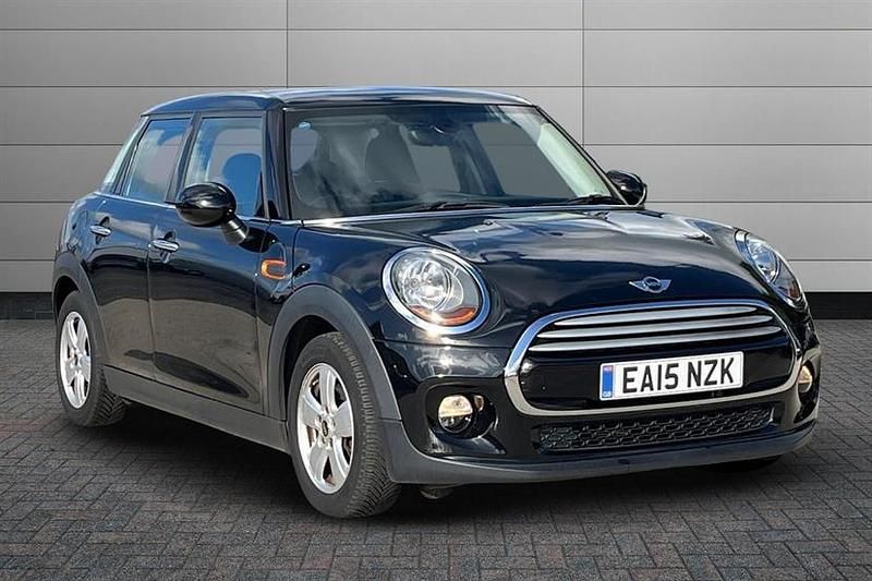 Black Used 2015 Mini Cooper Hatchback | £7,350 (Fair price) - Image 1/4
