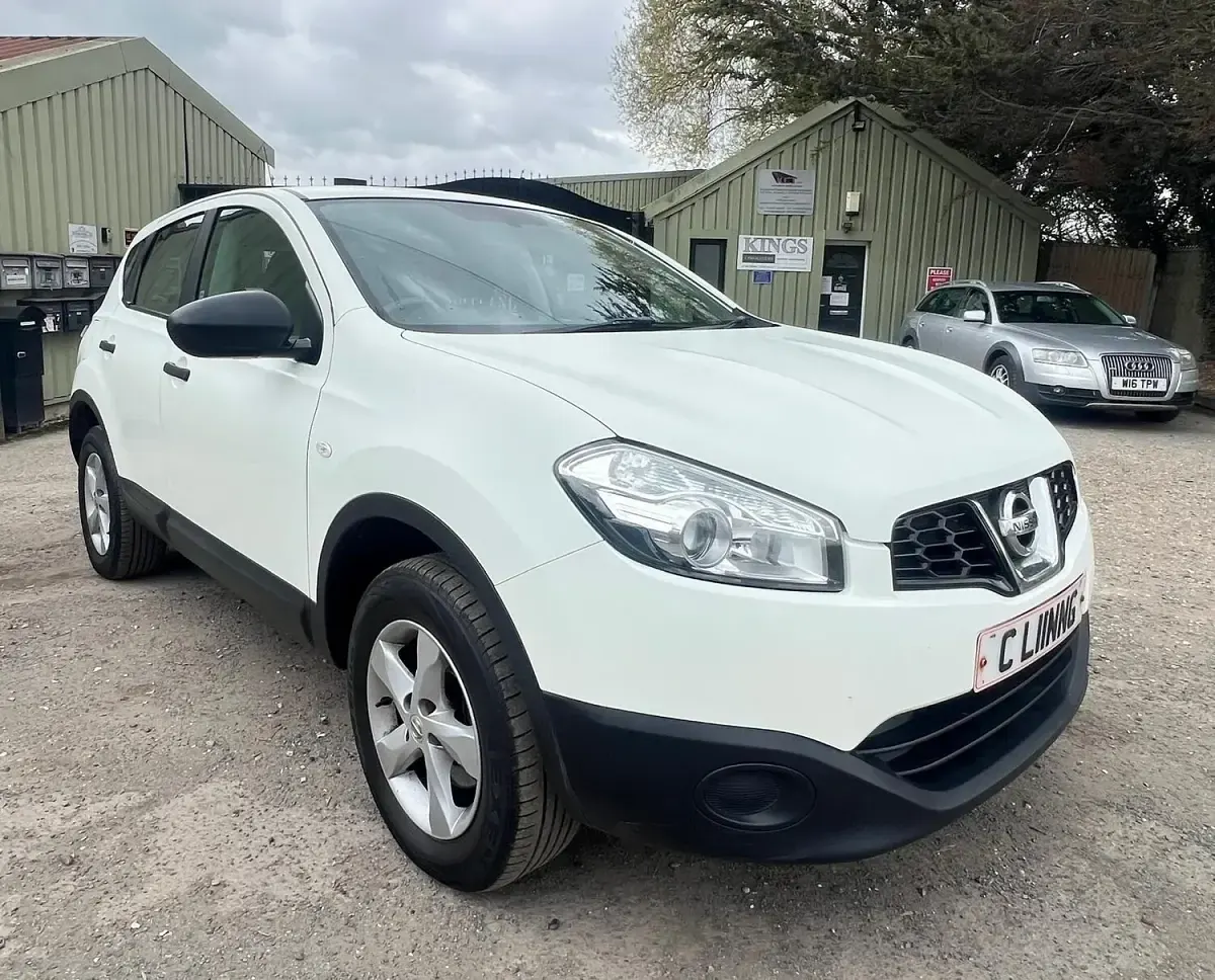 Used Nissan Qashqai Visia 117 HP (86 kW) 2013 White SUV