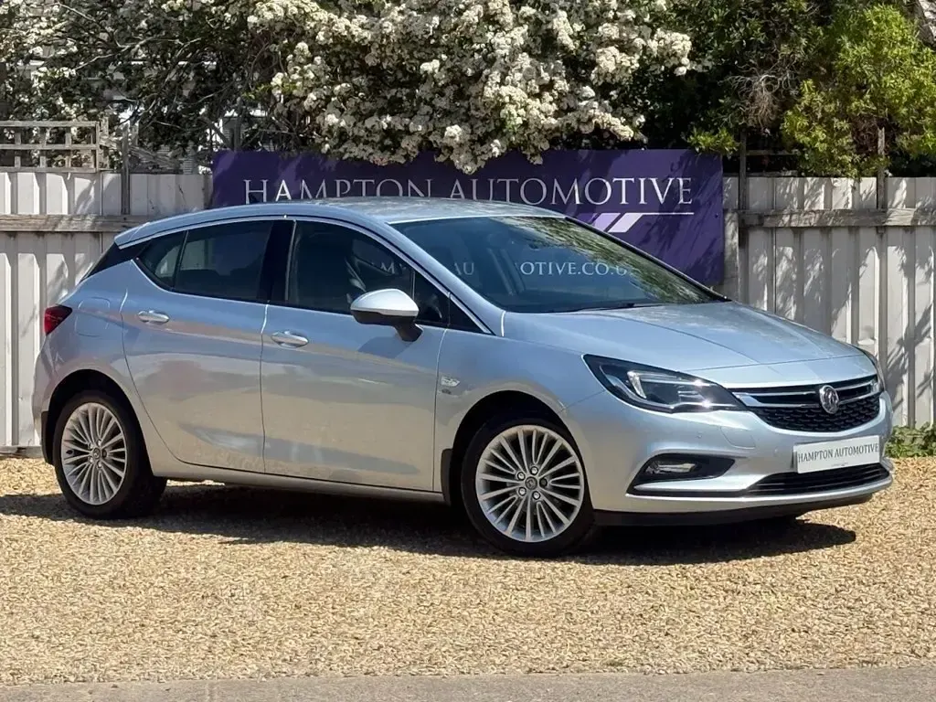 Used Vauxhall Astra Elite 150 HP (110 kW) 2019 Silver Hatchback