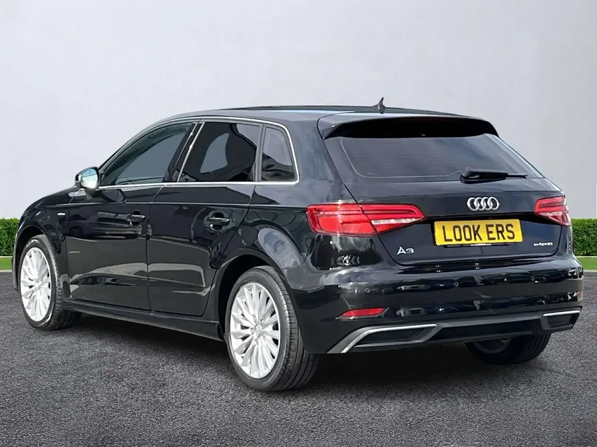 Used Audi A3 e-tron Advanced 204 HP (150 kW) 2016 Black Hatchback