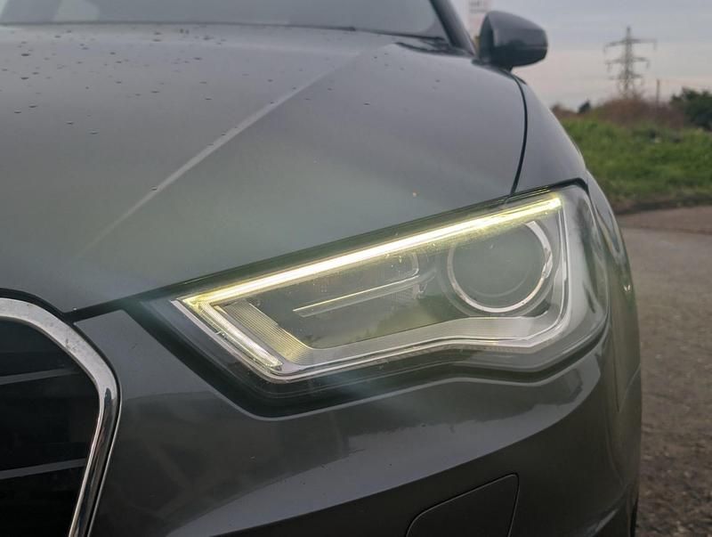 Begagnad Audi A3 S-Line 2015 Grå Halvkombi