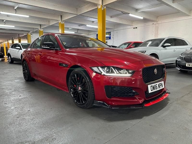 Usado Jaguar XE R-Sport 2016 Vermelho Sedan