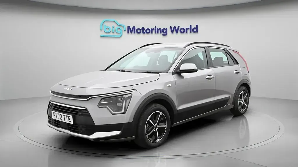 Gebraucht Kia Niro 139 PS (102 kW) 2023 Grau SUV
