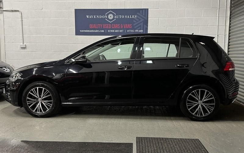 Used VW Golf VII SE 125 HP (91 kW) 2017 Black Hatchback
