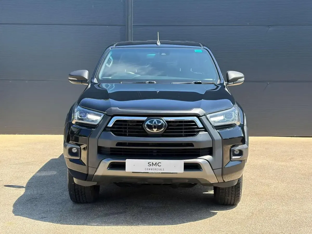 Used Toyota HiLux 204 HP (150 kW) 2021 Black Pickup
