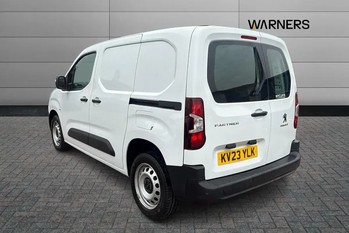 Used Peugeot Partner Premium 102 HP (75 kW) 2023 White MPV