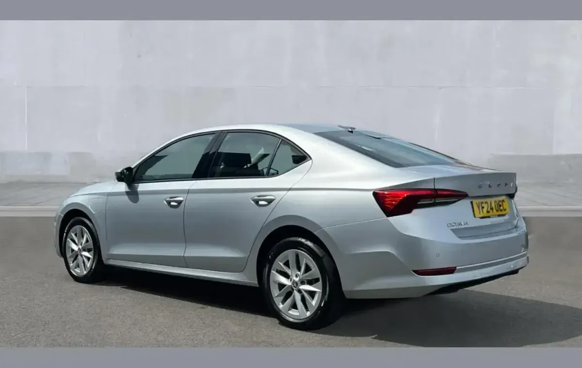 Used Skoda Octavia SE Technology 200 HP (147 kW) 2024 Silver Hatchback