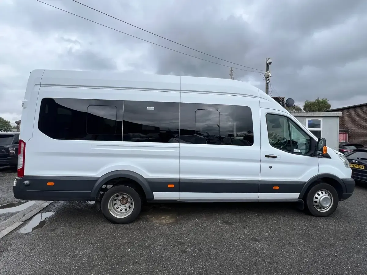 Begagnad Ford Tourneo Trend 125 HK (91 kW) 2018 Vit