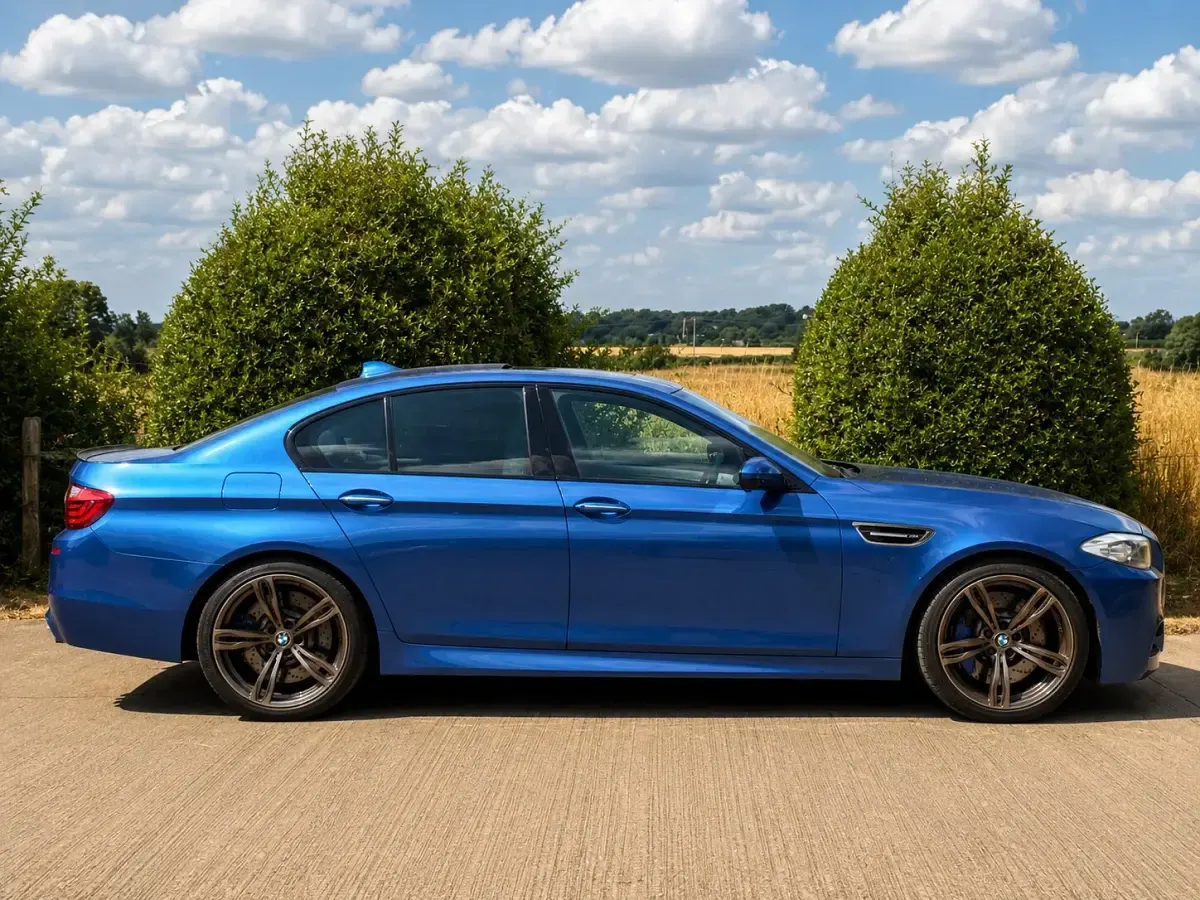 Used BMW M5 560 HP (411 kW) 2012 Blue Sedan