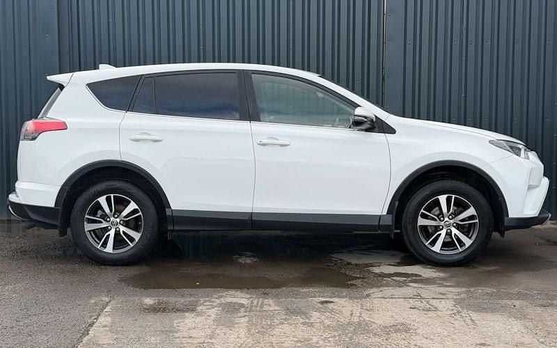 Used Toyota RAV4 Business Edition 143 HP (105 kW) 2016 Estate