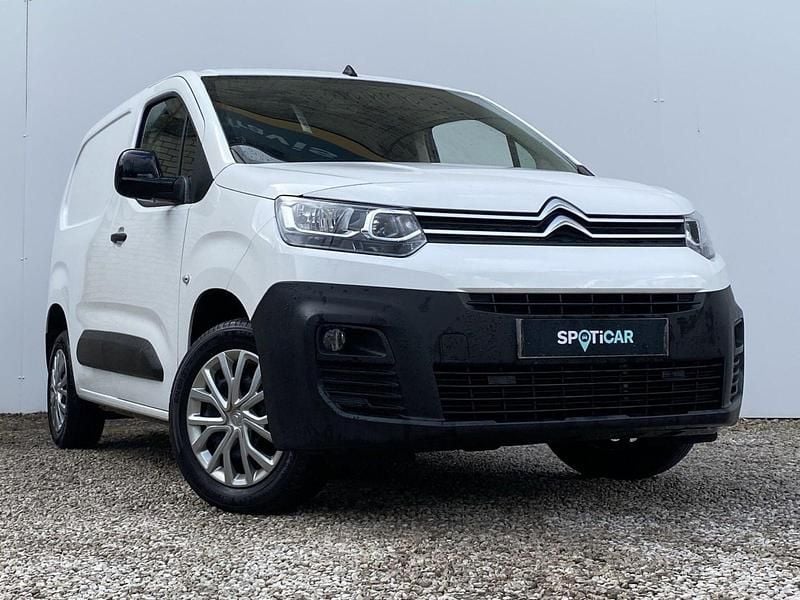 White Used 2022 Citroën Berlingo MPV | £12,950 (Fair price) - Image 1/3