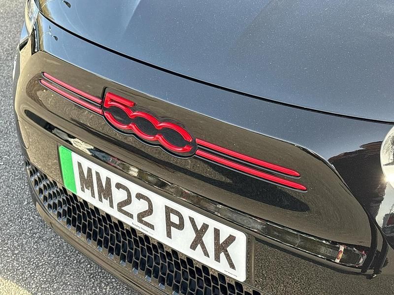 Used Fiat 500e Red 69 kW (94 HP) 2022 Black Hatchback