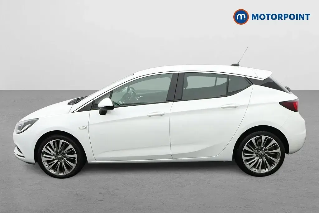 Used Vauxhall Astra 150 HP (110 kW) 2019 White Hatchback