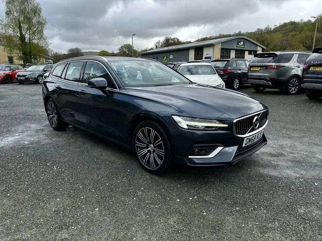 Usado Volvo V60 Inscription 2018 Azul Carrinha