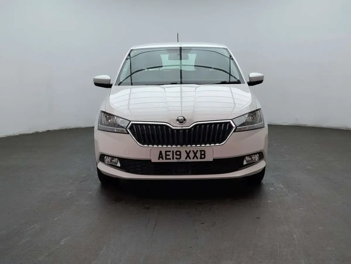 Used Skoda Fabia SE 75 HP (55 kW) 2019 White Hatchback