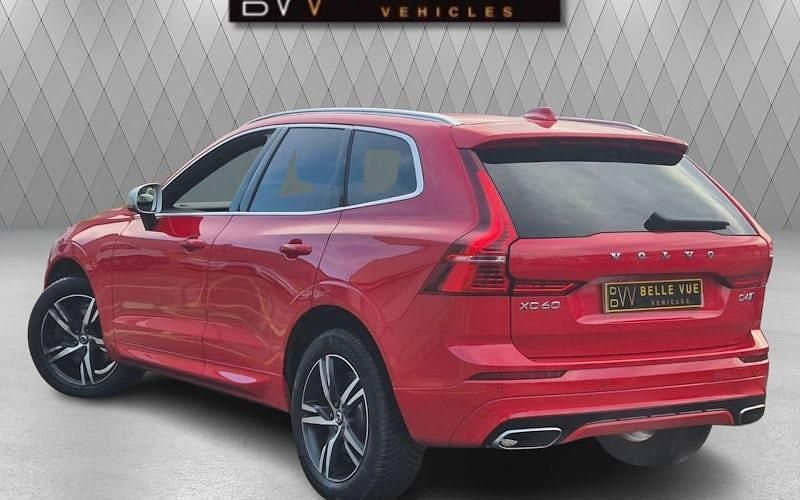 Used Volvo XC60 R-Design 190 HP (139 kW) 2018 Red SUV