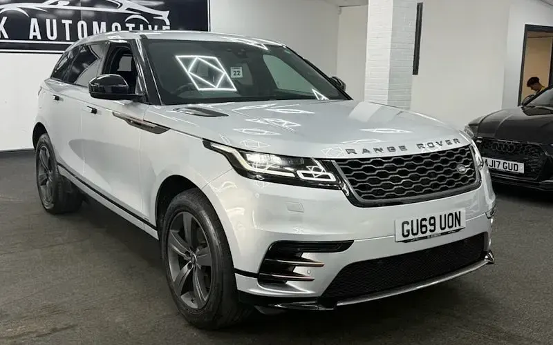 Used Land Rover Range Rover Velar R-Dynamic 179 HP (131 kW) 2020 SUV