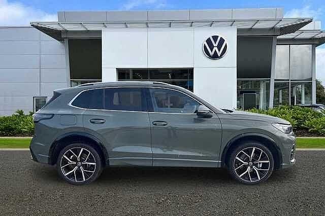 Used VW Tiguan R-line 272 HP (200 kW) 2025 Green SUV