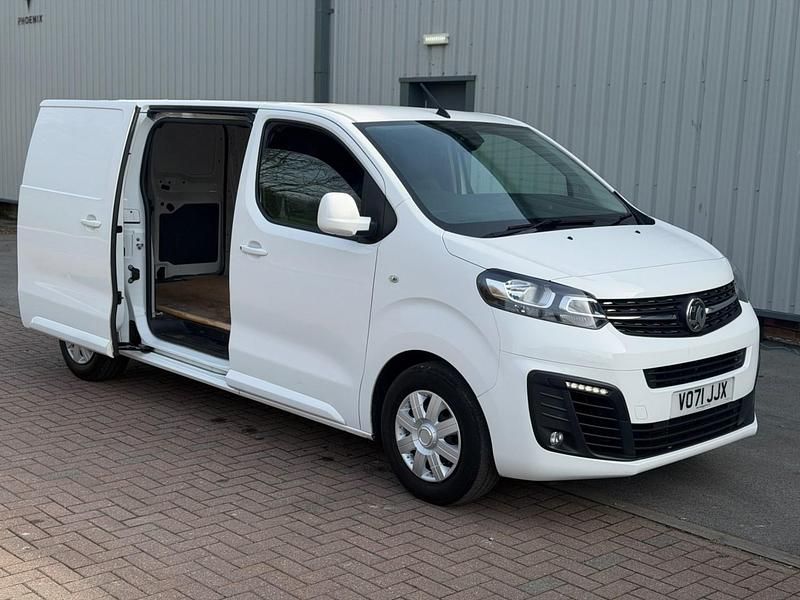 Used Vauxhall Vivaro Sportive 100 HP (73 kW) 2021 White MPV