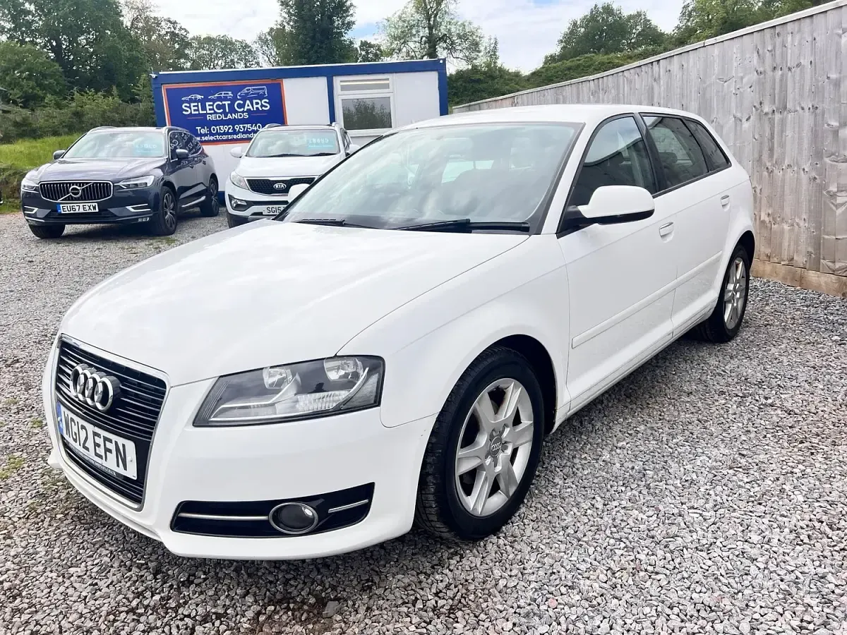 Used Audi A3 Sportback Design 105 HP (77 kW) 2012 White Hatchback