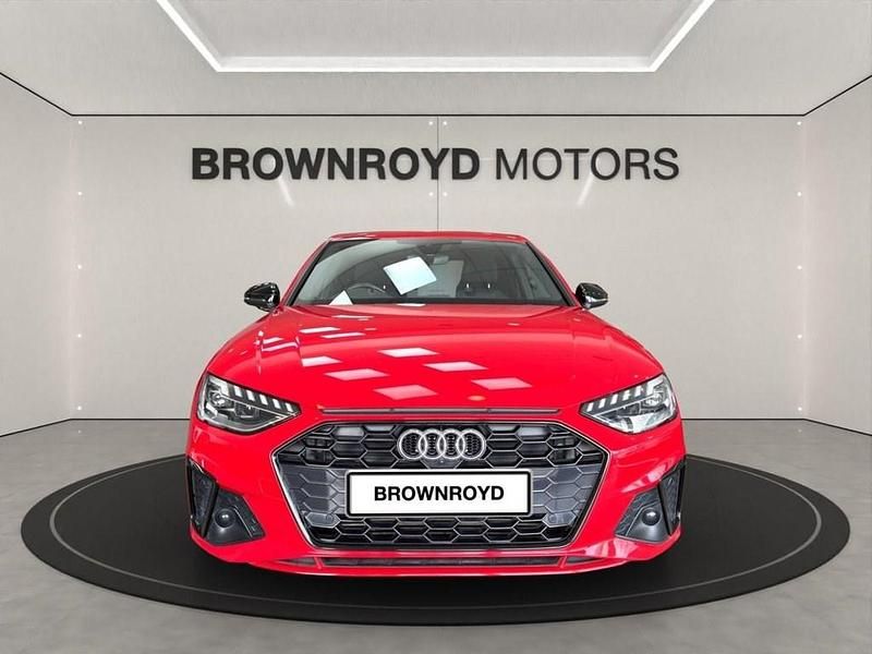 Begagnad Audi A4 S-Line 150 HK (110 kW) 2020 Röd Sedan