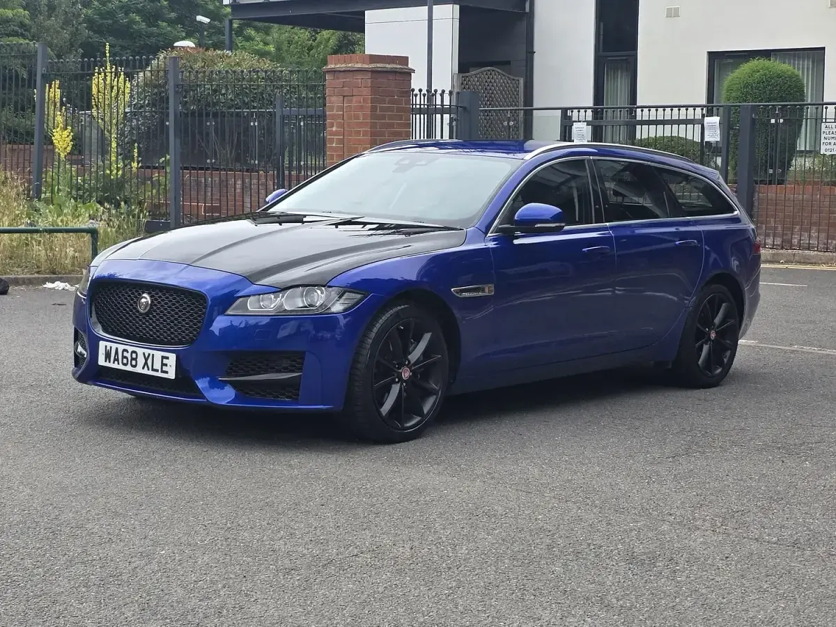 Used Jaguar XF Sportbrake Portfolio 250 HP (183 kW) 2018 Blue Estate