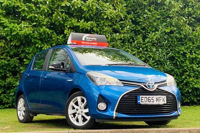 Blue Used 2015 Toyota Yaris Hybrid Hatchback | £8,990 (Fair price) - Image 1/1