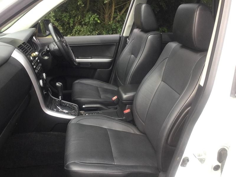 Used Suzuki Grand Vitara SZ5 169 HP (124 kW) 2013 White SUV