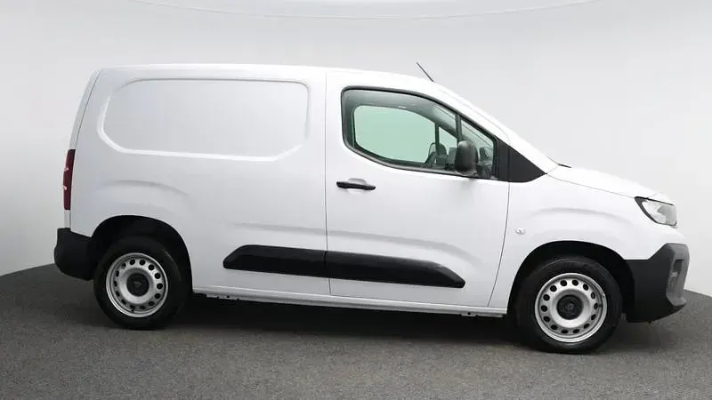 Used Peugeot Partner 131 HP (96 kW) 2024 White MPV