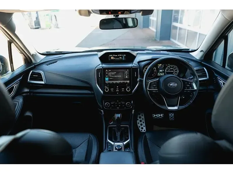 Usado Subaru Forester Premium 150 HP (110 kW) 2020 Verde SUV