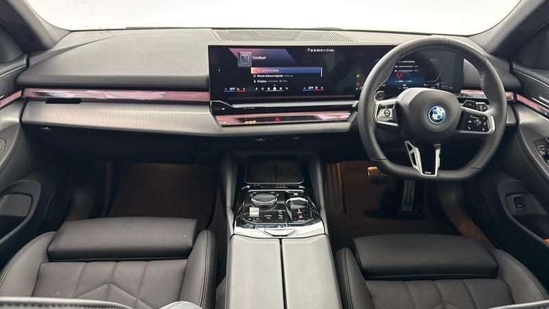 Used BMW 530e M Sport 295 HP (216 kW) 2025 Black Estate