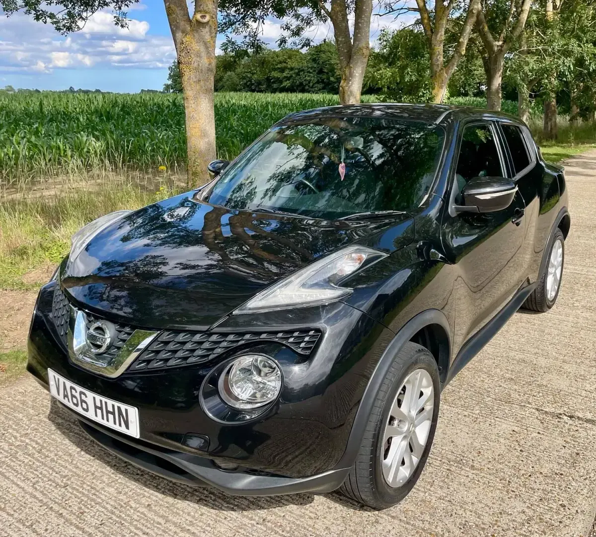 Used Nissan Juke N-Connecta 110 HP (80 kW) 2016 Black SUV