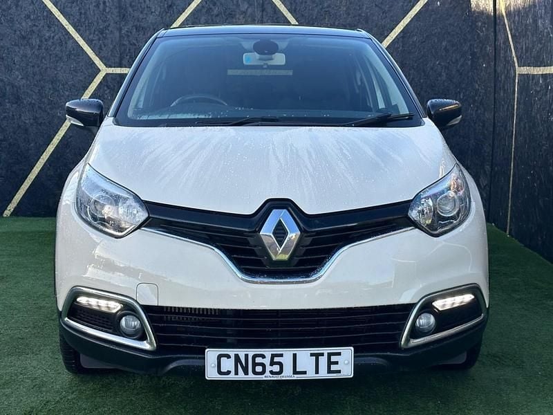 Used Renault Captur Dynamique 90 HP (66 kW) 2015 White SUV