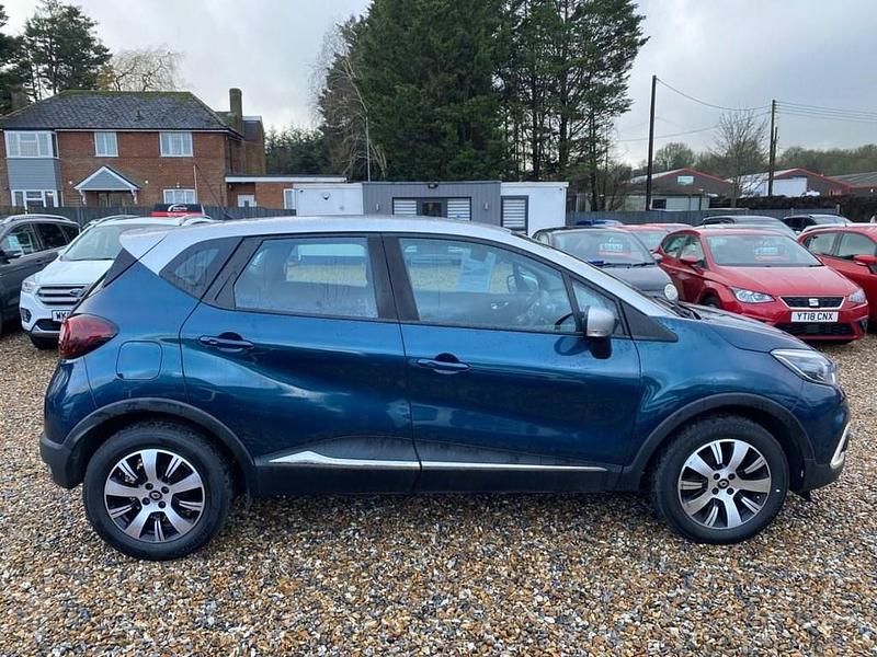 Used Renault Captur Play 90 HP (66 kW) 2019 Blue/silver SUV