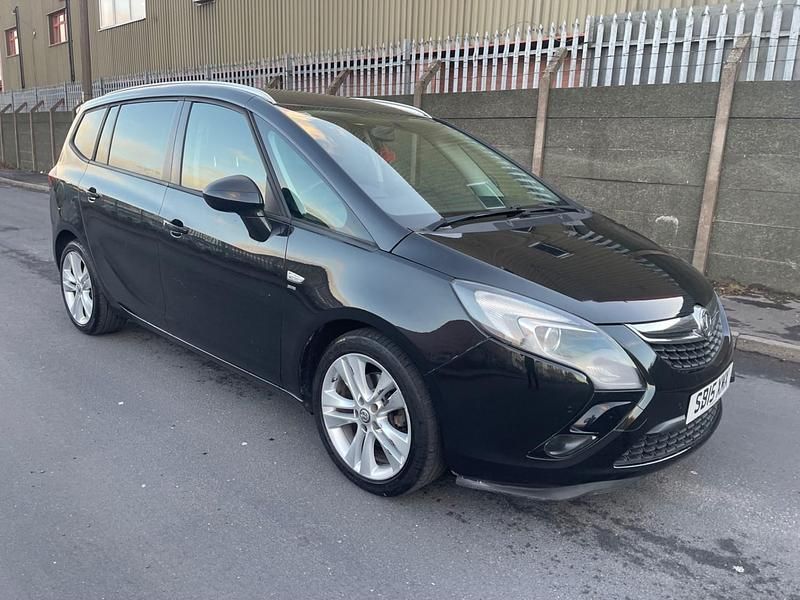 Black Used 2015 Vauxhall Zafira SRi MPV | £3,950 (Good price) - Image 1/4