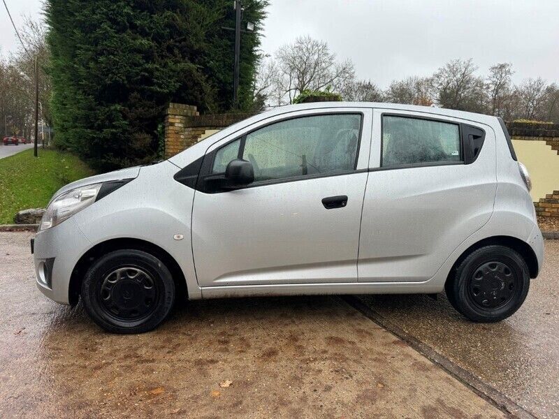 Used Chevrolet Spark 67 HP (49 kW) 2012 Silver Hatchback