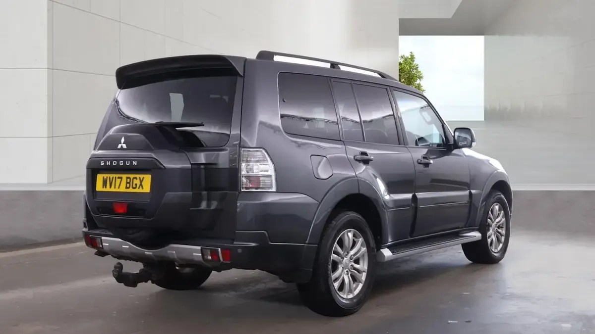 Used Mitsubishi Shogun 187 HP (137 kW) 2017 Grey SUV