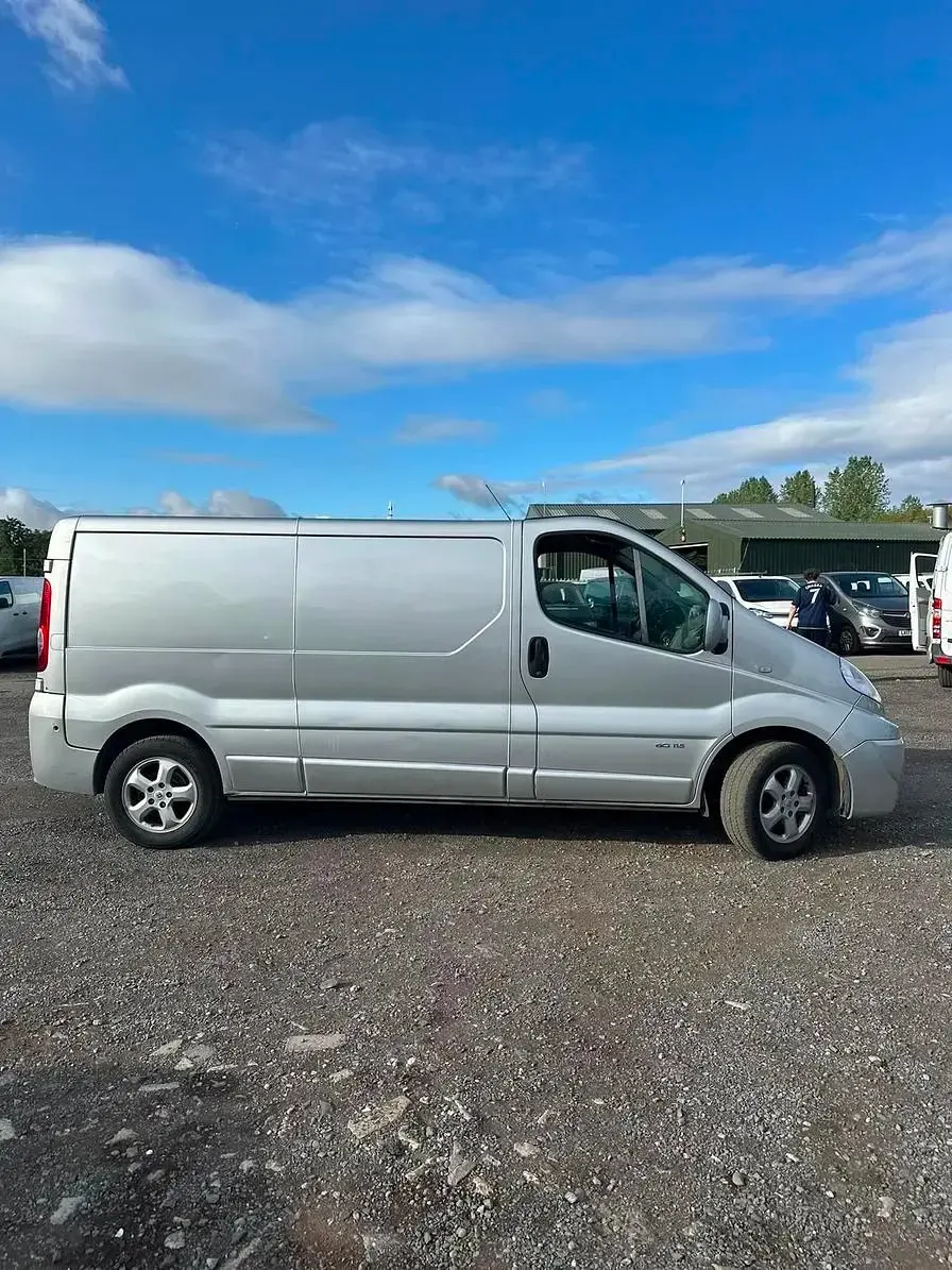 Used Renault Trafic 115 HP (84 kW) 2013 Silver MPV