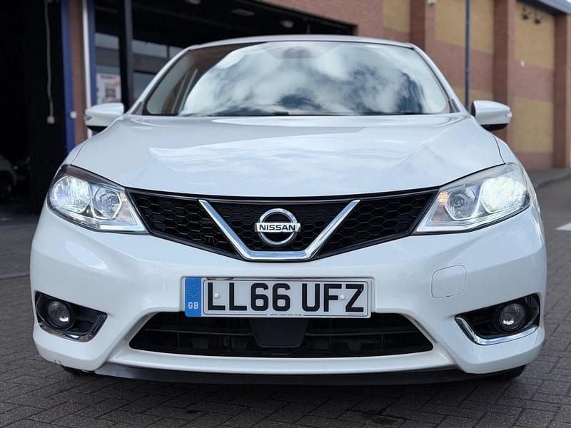 Used Nissan Pulsar N-Connecta 115 HP (84 kW) 2016 White Hatchback